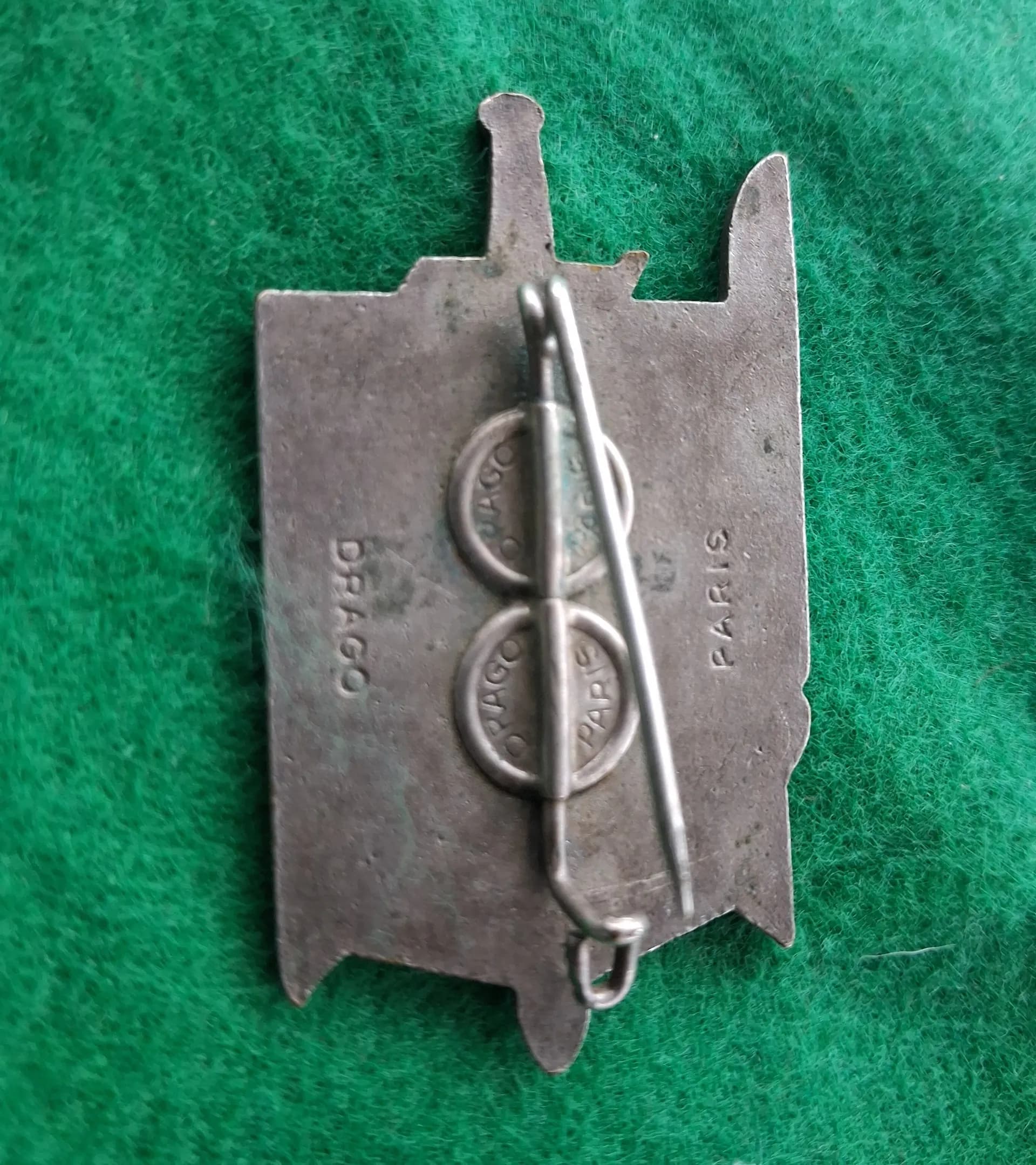 . Insigne du 3ème RPC (régiment de parachutistes coloniaux ). Régiment Bigeard - 2