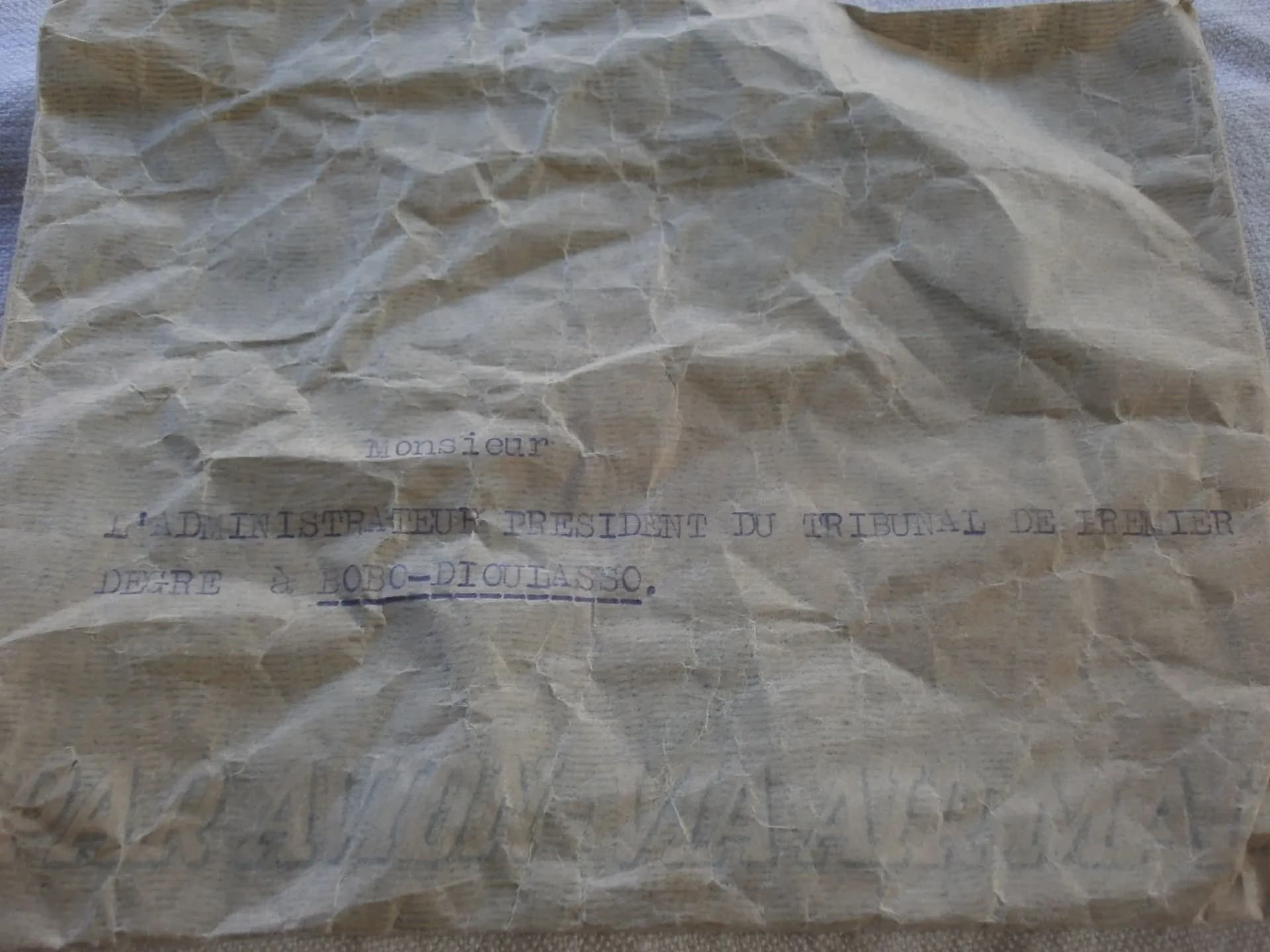 casquette, insignes et ceinturon d'un administrateur colonial - 12