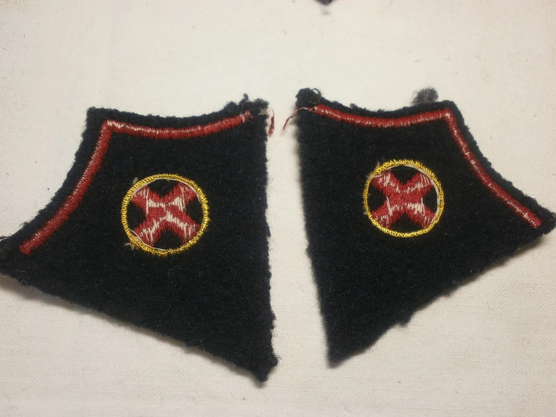 lot d insignes de la Croix rouge française - 5