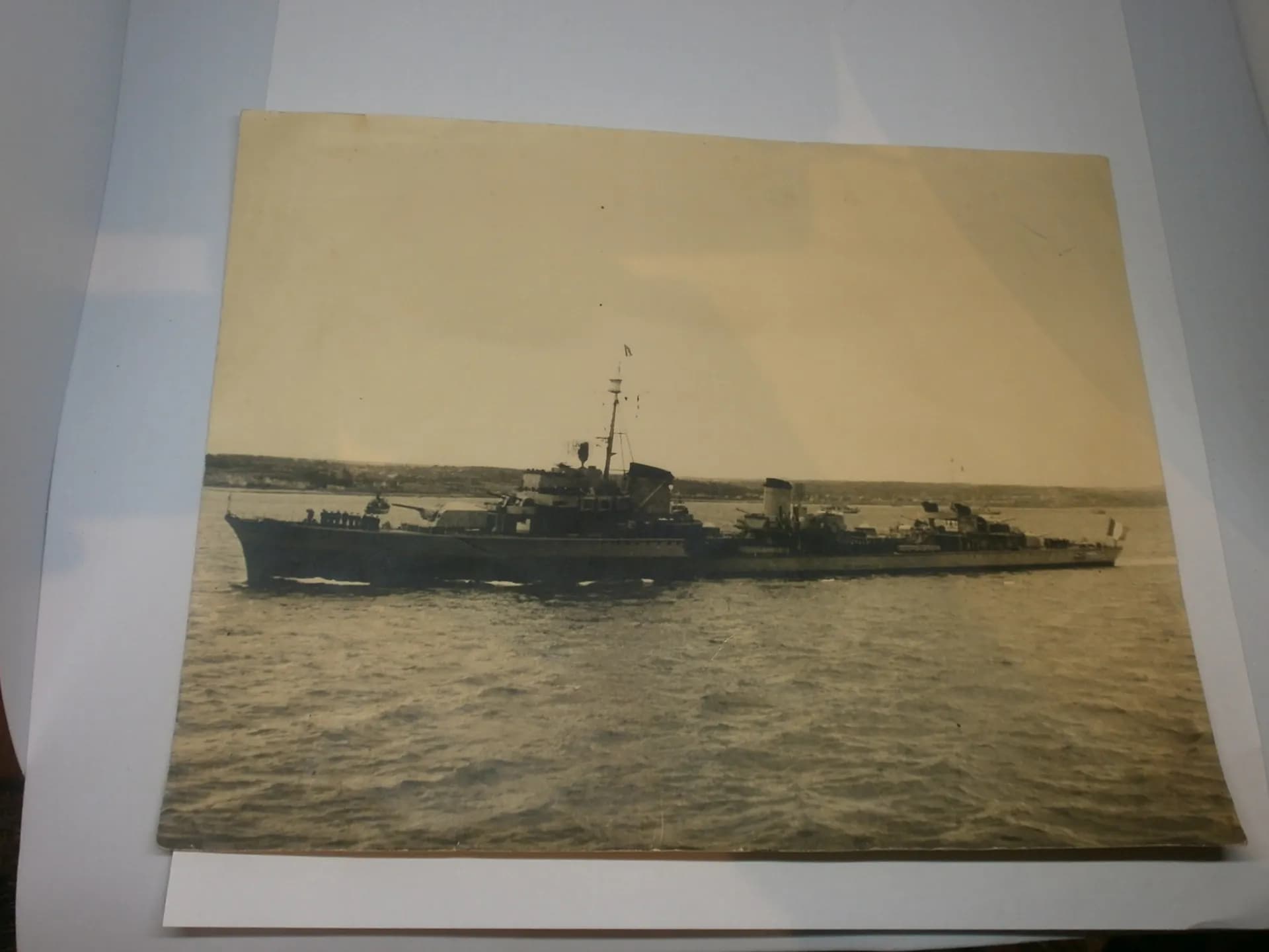 7 photos : 2 ex contre-torpilleurs allemands à Rouen, Cherbourg et Toulon 1946 - 1947 - 2