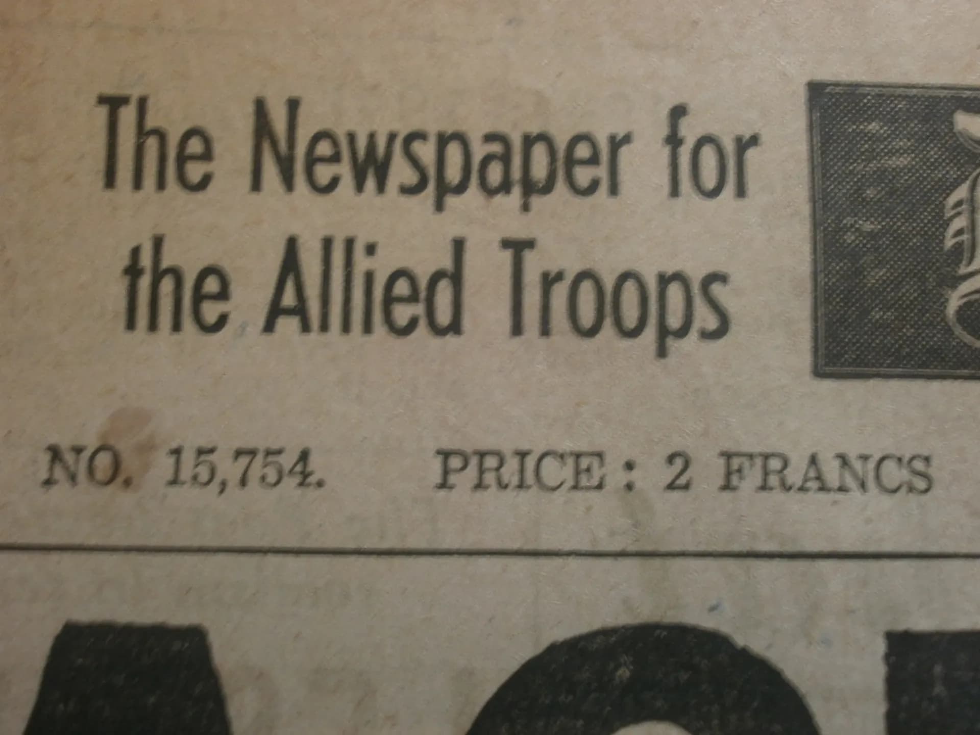 Journal "Daily mail" pour troupes alliées du 8 mai 1945. Edition en anglais mais imprimé en France - 2