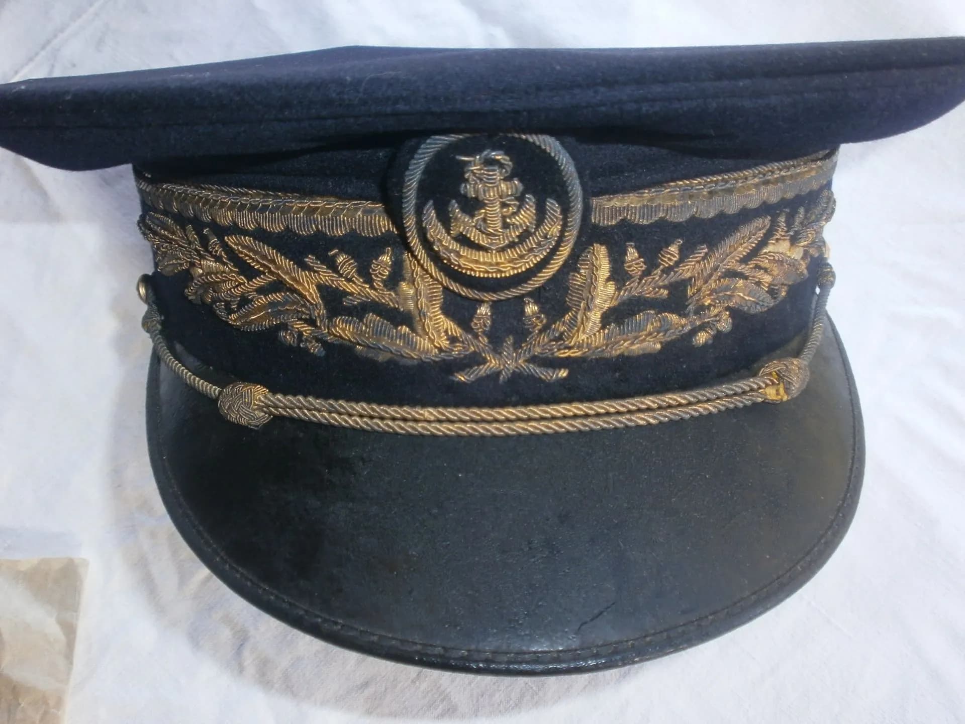 casquette, insignes et ceinturon d'un administrateur colonial - 9