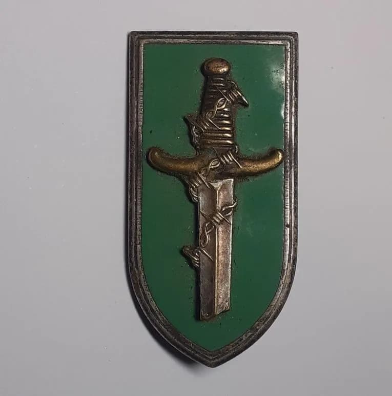 insigne compagnies de gardes de camps de prisonniers de l'axe. Tirailleurs algériens - 1