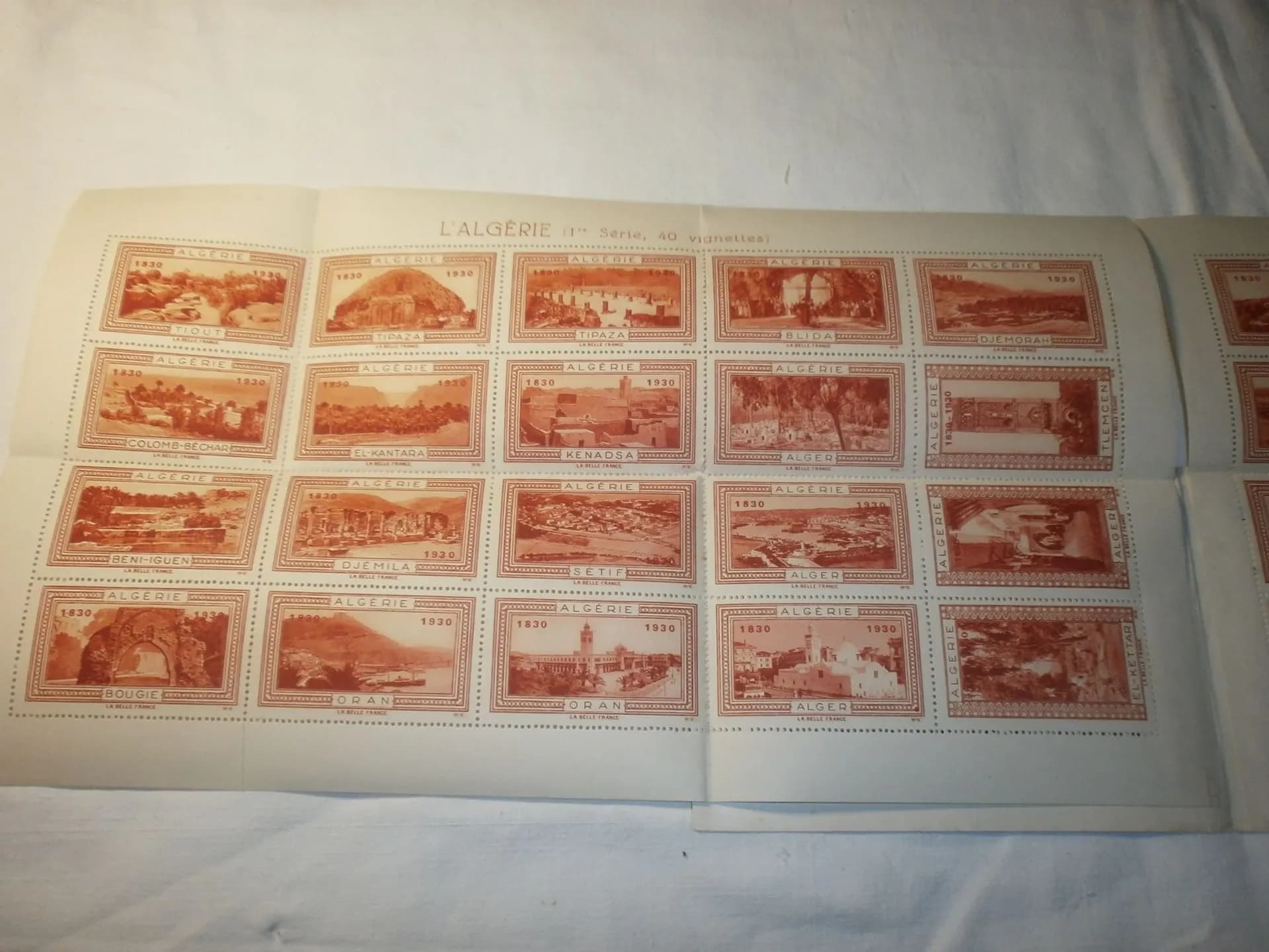 carnet de 40 vignettes "La belle France". Algérie édition du centenaire - 4