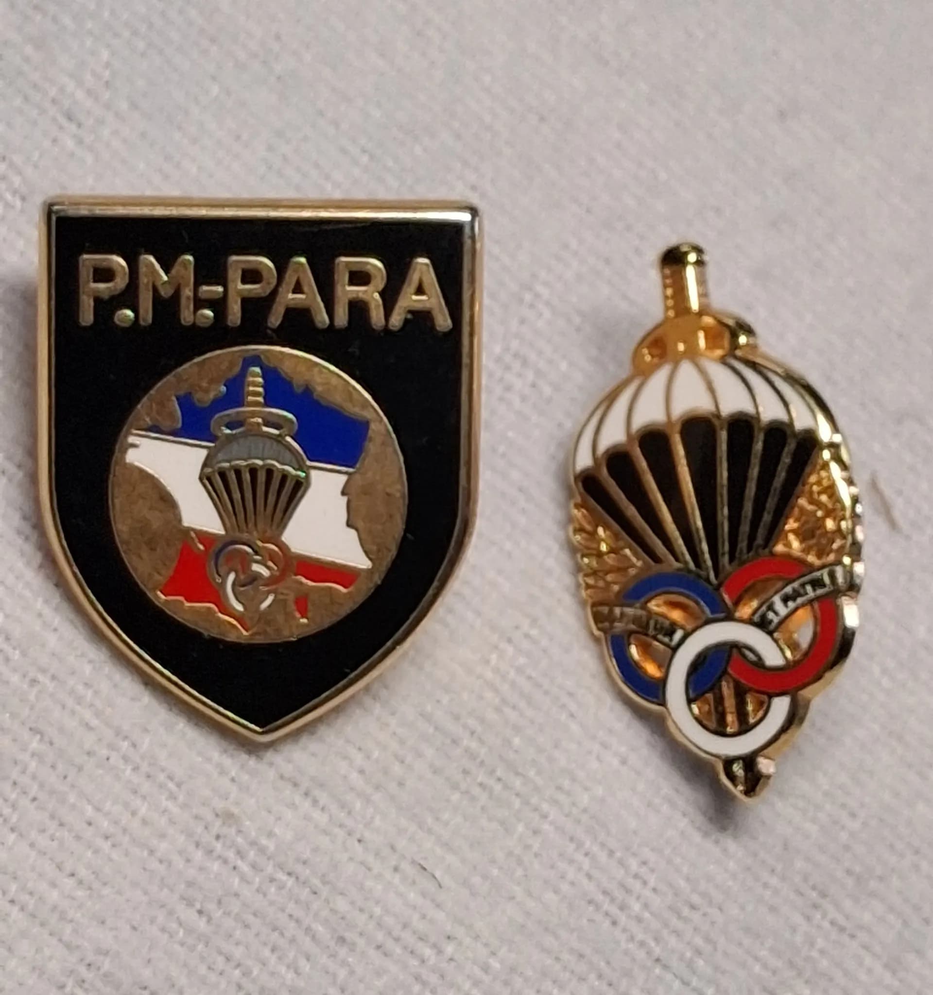 En pin's : brevet et préparation militaire 