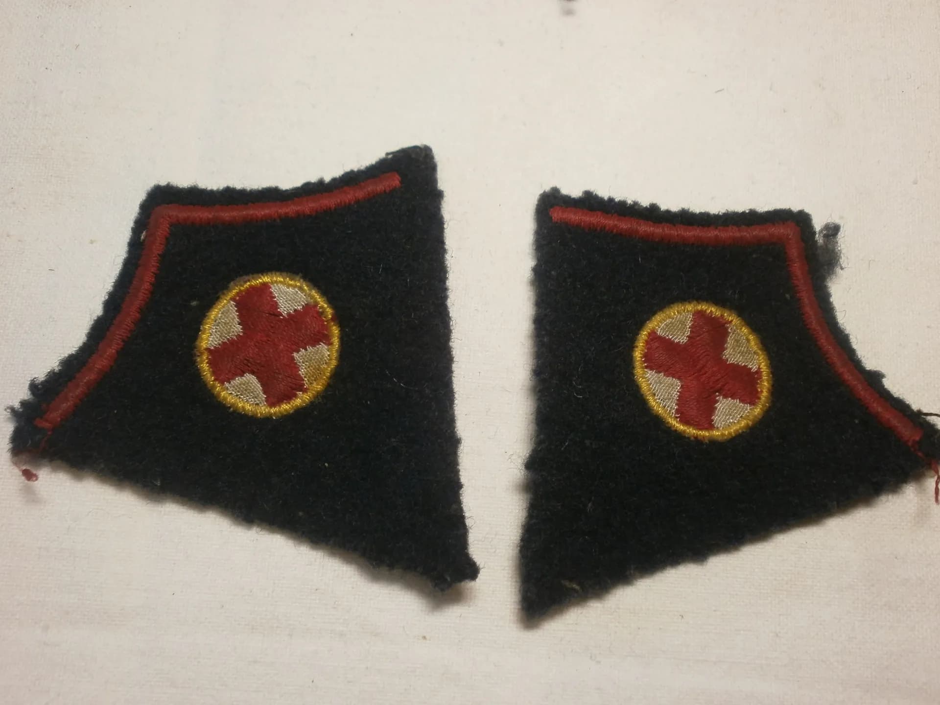 lot d insignes de la Croix rouge française - 4