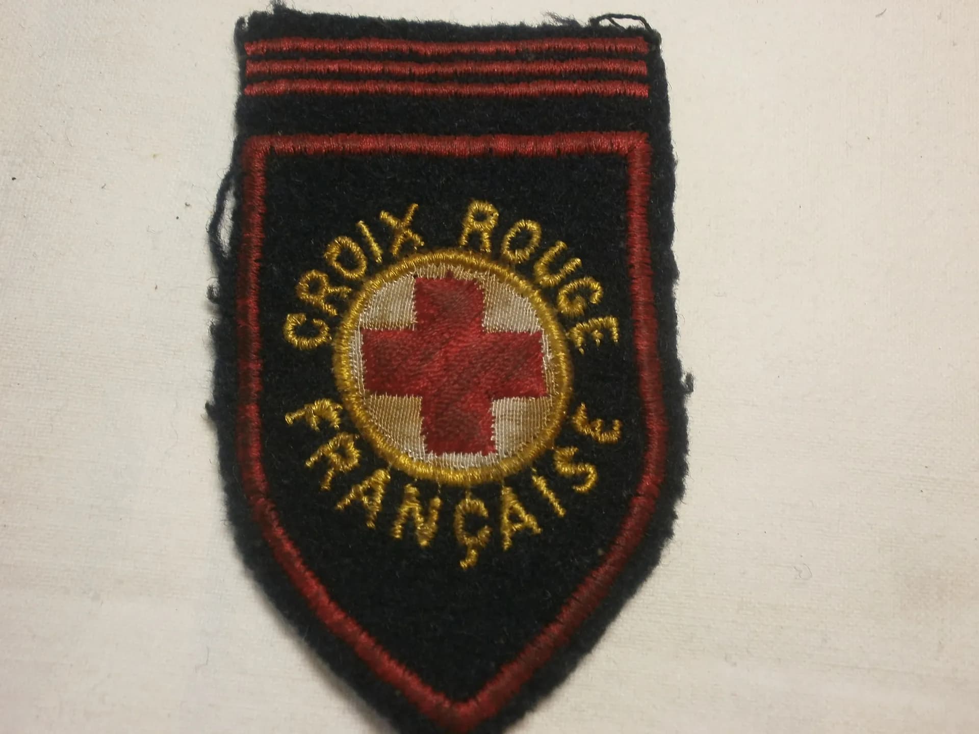 lot d insignes de la Croix rouge française - 2