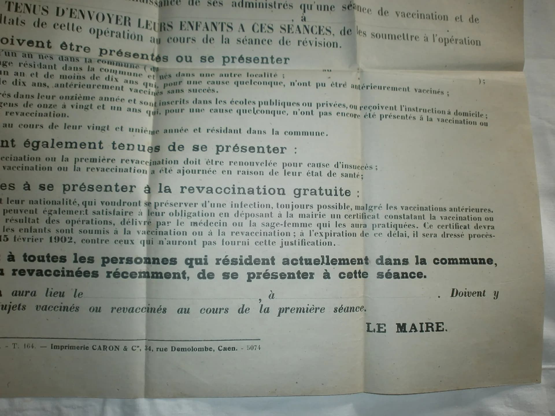 Etat français. Affiche (vierge) pour une campagne de vaccination. Calvados - 2