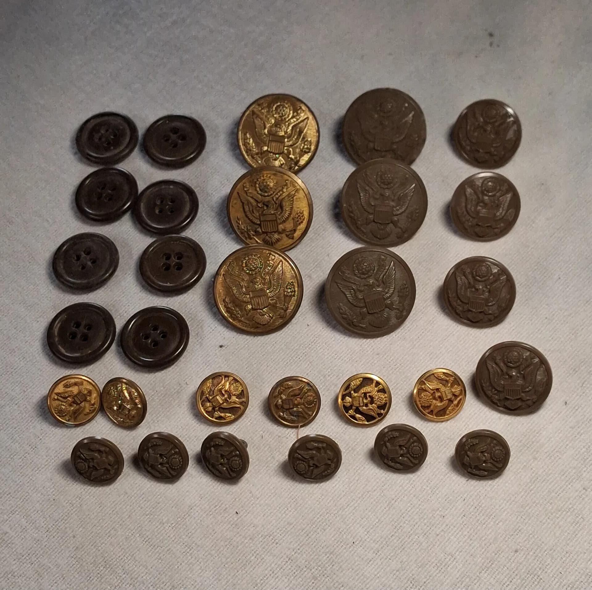 Lot de 30 boutons US WW2 - 1