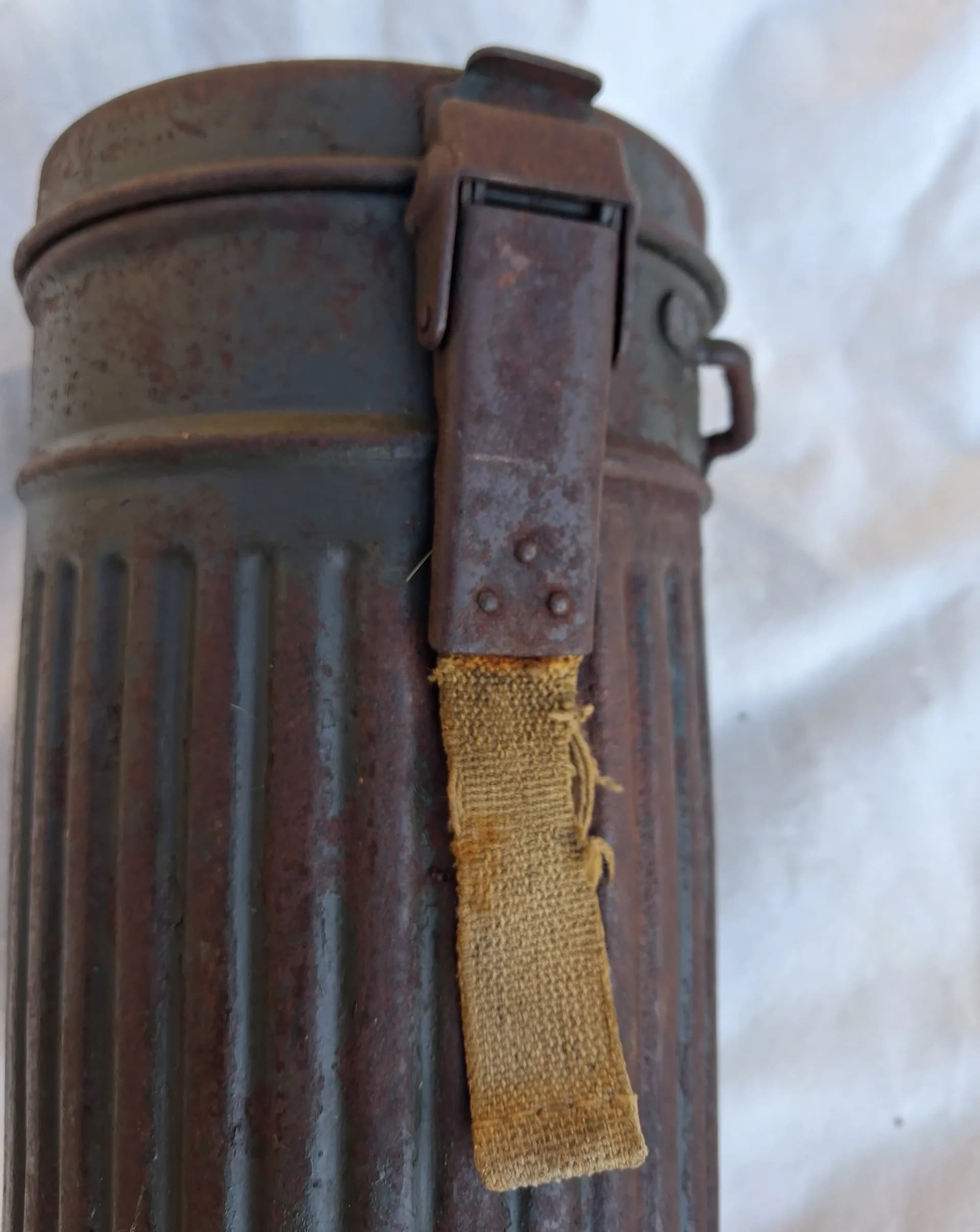Boîtier de masque à  gaz nominatif .1935 - 1