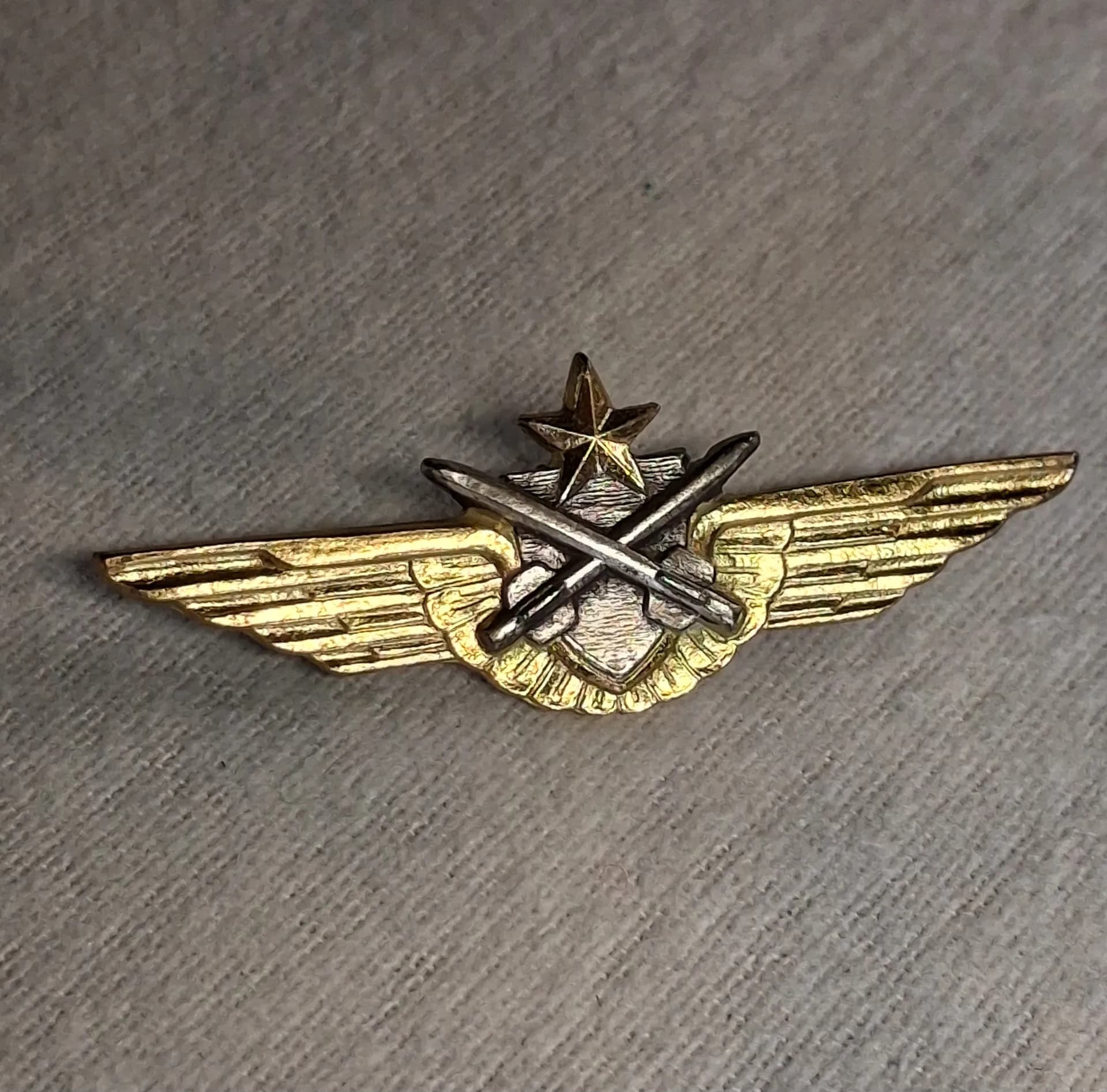 Insigne ALAT. Pilote et tireur de missiles antichars - 1