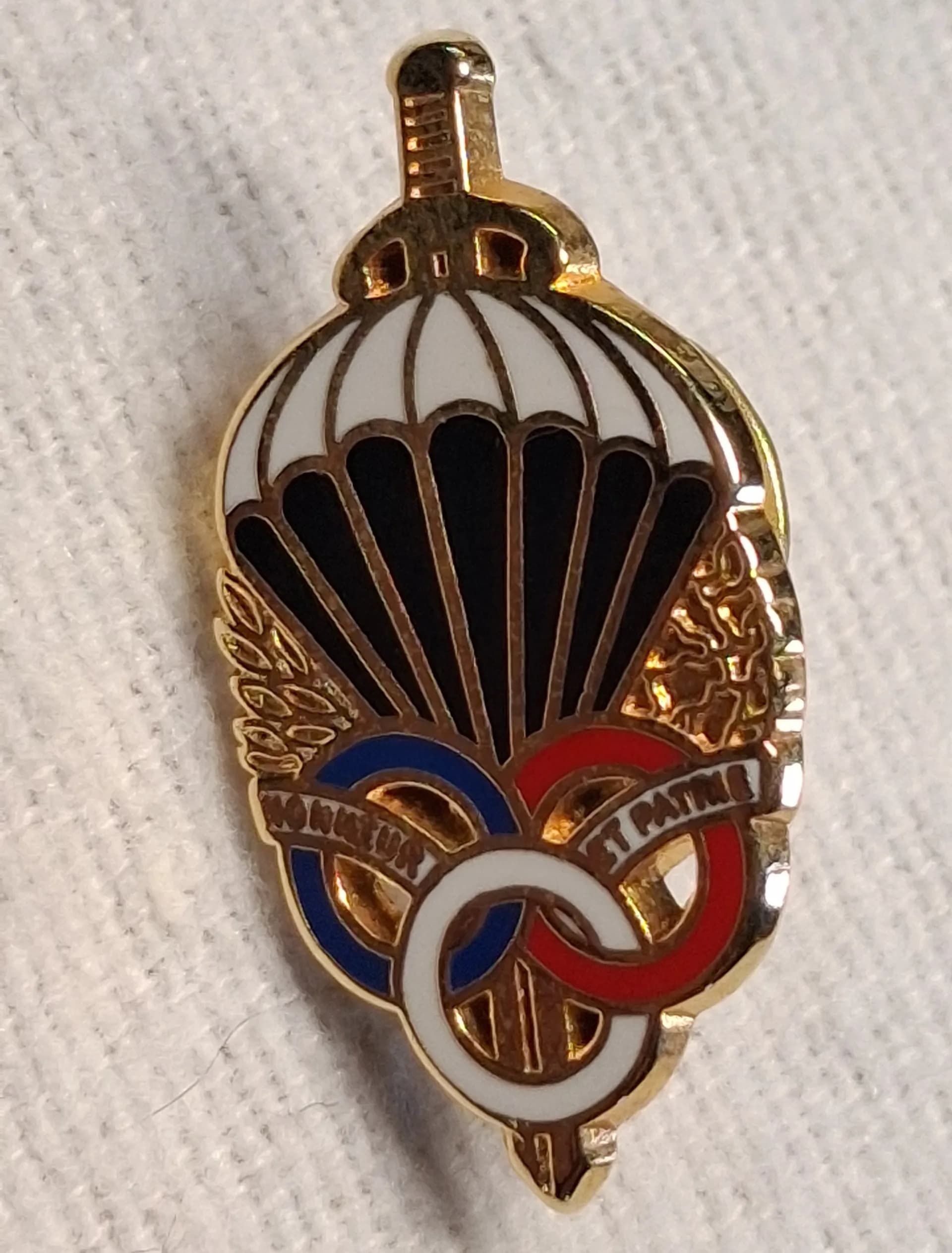 En pin's : brevet et préparation militaire  - 3