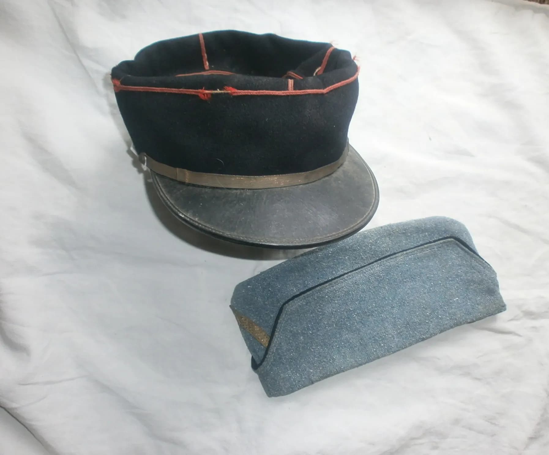 Képi et bonnet de police d'un maréchal des logis du génie 1914-1918 - 1