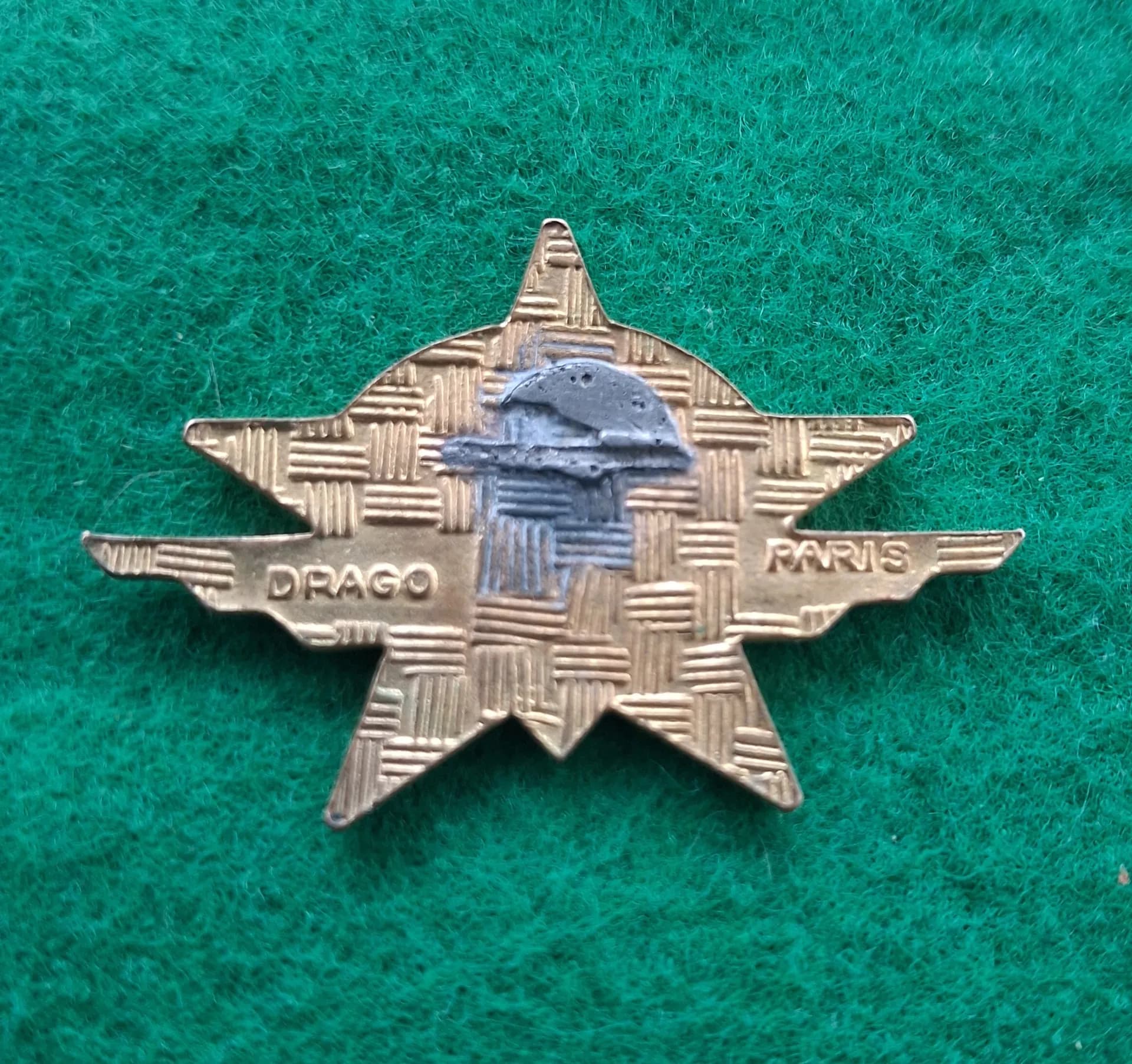 Insigne 1er RCP Drago Paris attache absente - 2