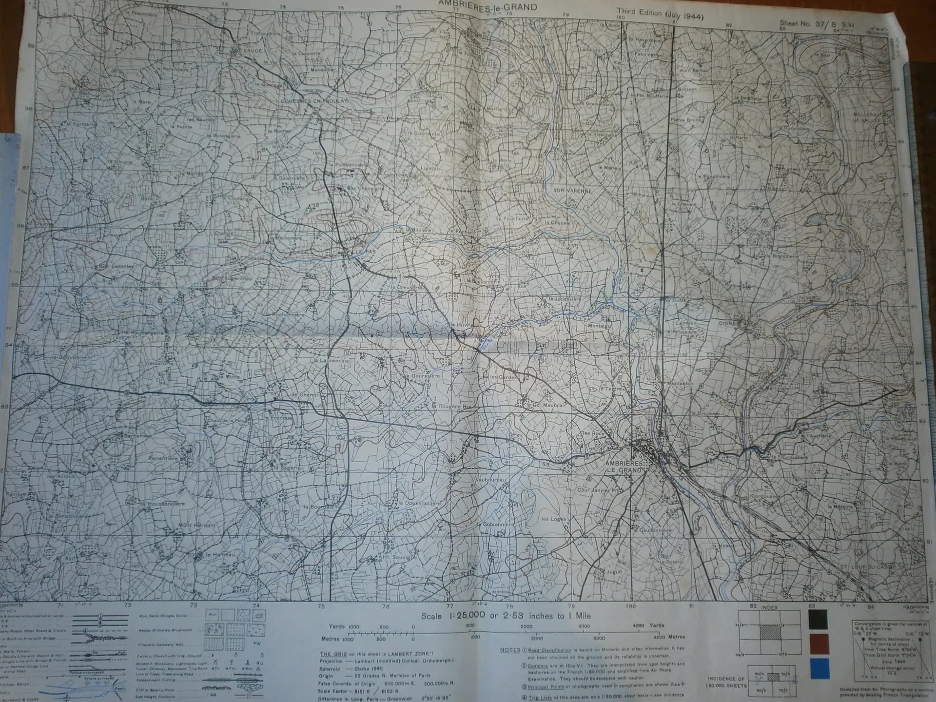 Carte britannique Ambrières-le-Grand 1/25 000 Août 1944 - 1