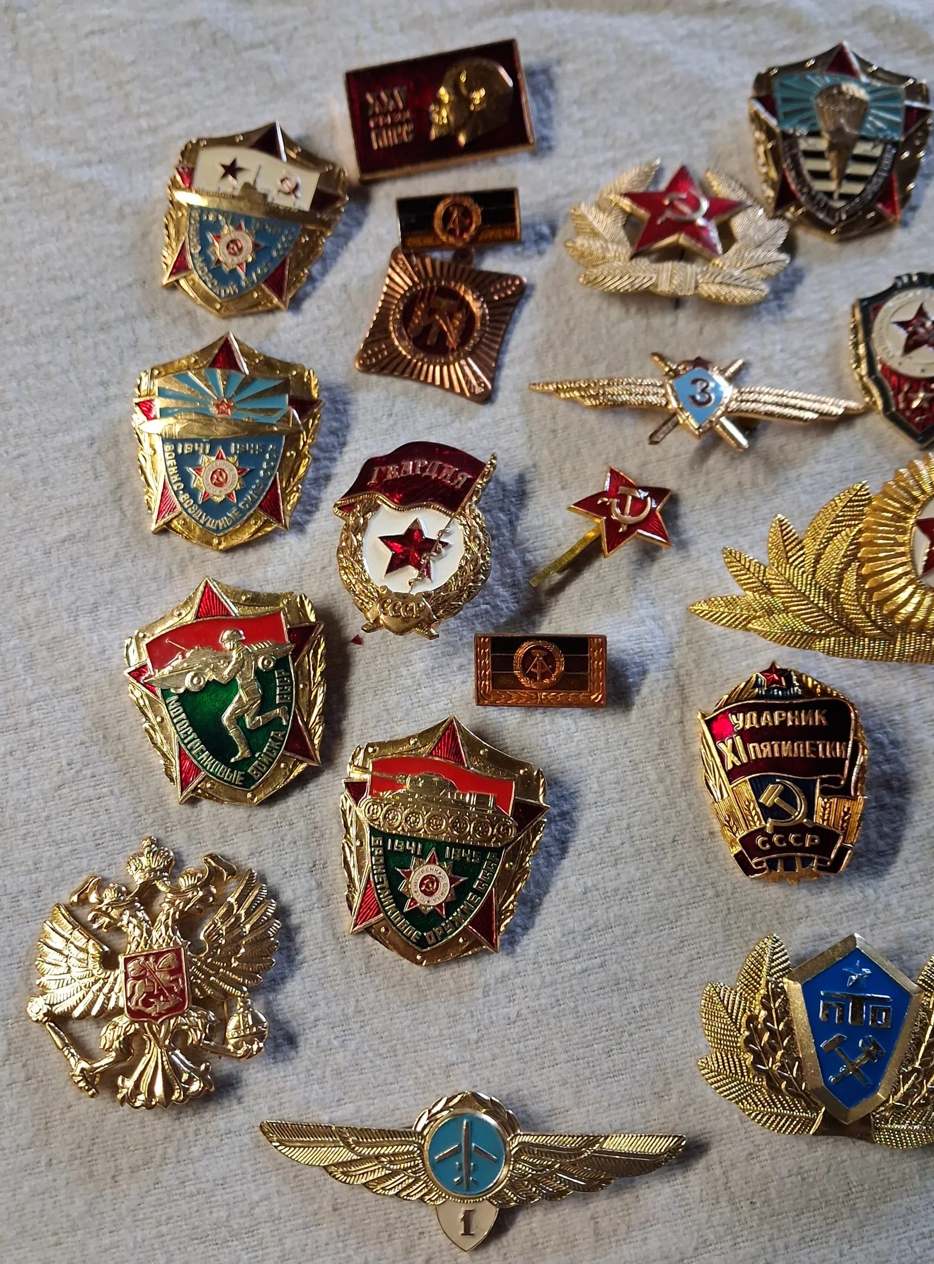 Lot insignes et médaille ancien bloc de l Estt - 2