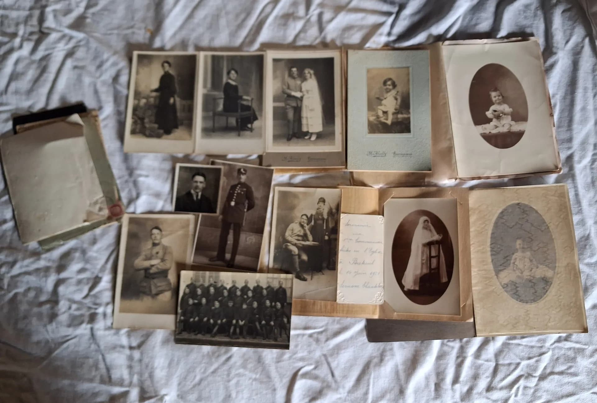 Lot 80 photos. Photos cartes - 3