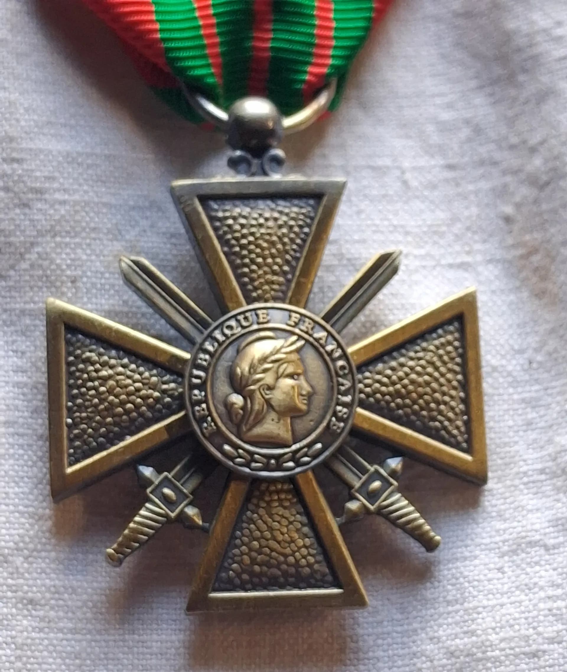 Croix de Croux de Guerre 1939/1945 Ordonnance   - 2
