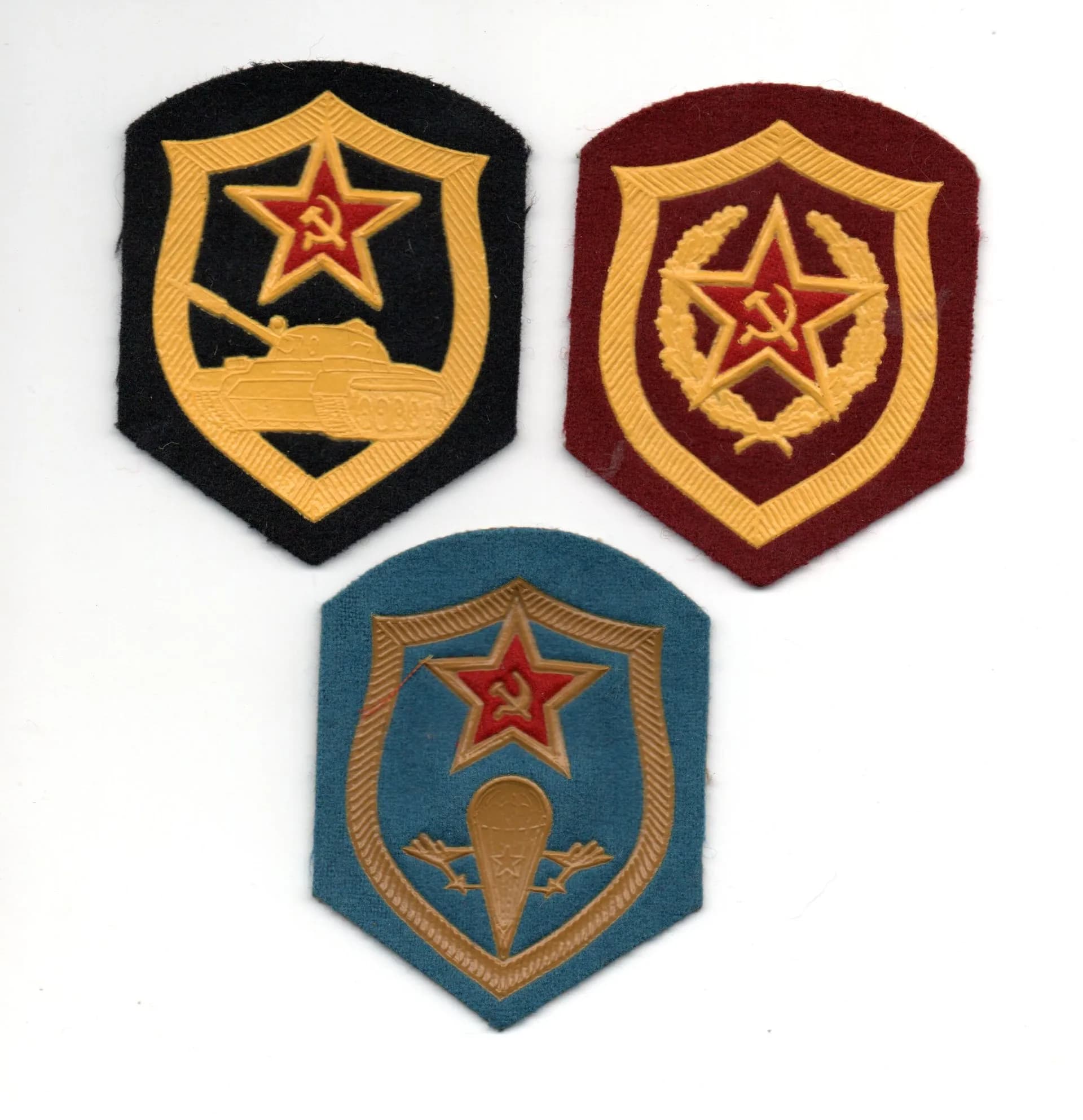 lot de 3 insignes russes - 1