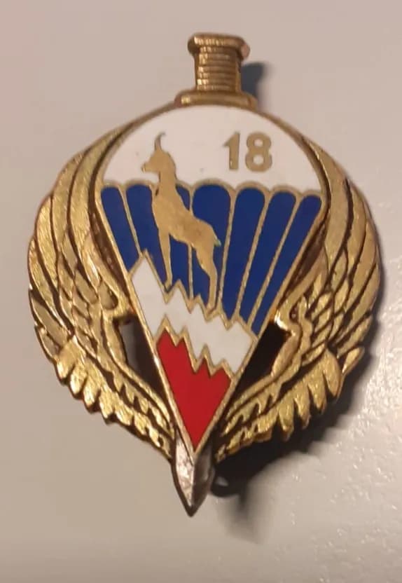 insigne du 18e régiment de chasseurs parachutistes  - 1