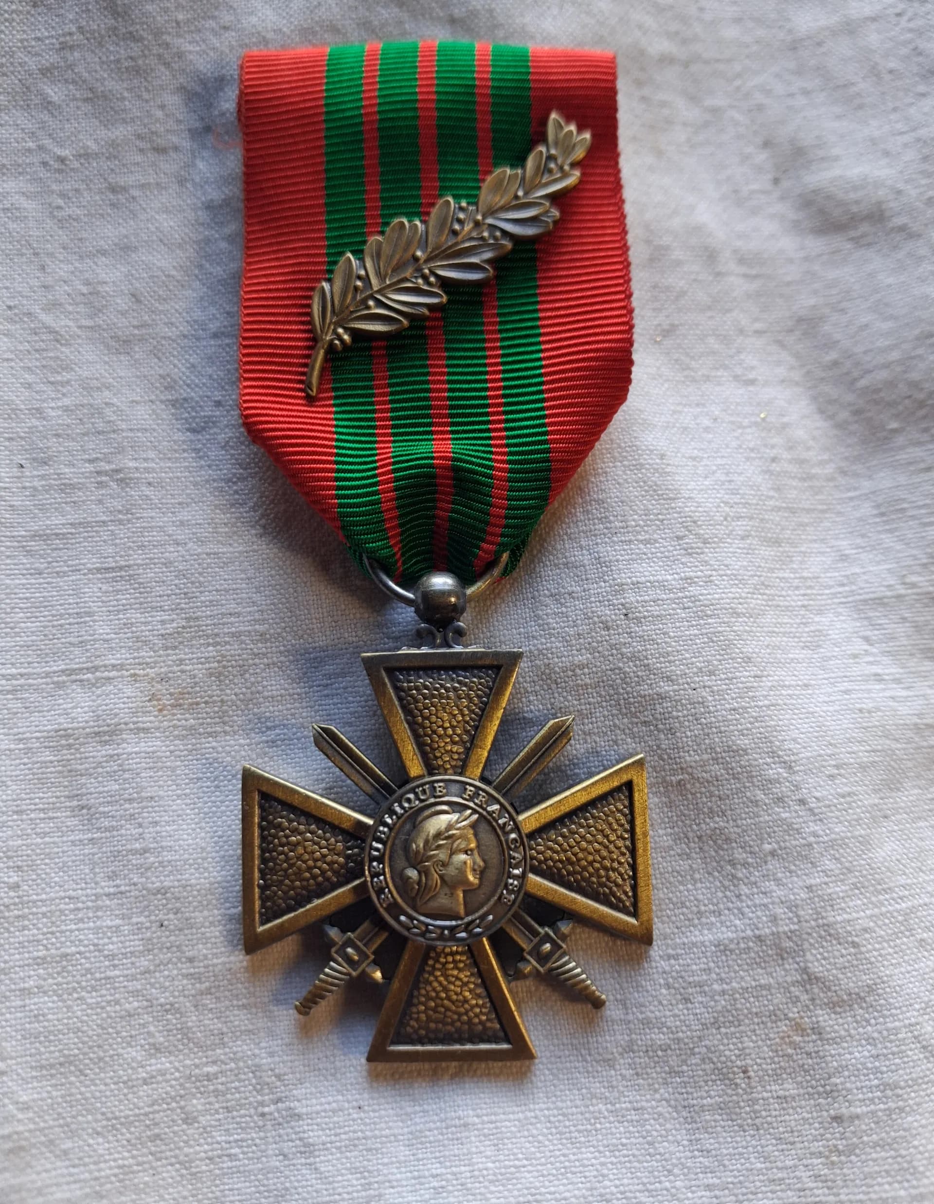 Croix de Croux de Guerre 1939/1945 Ordonnance   - 5