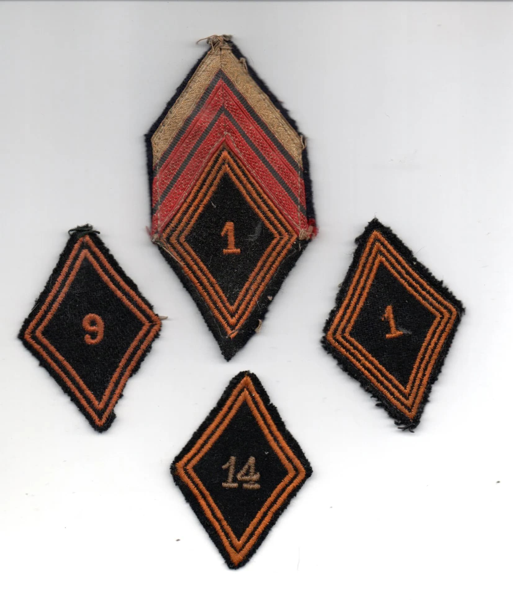 4 insignes modèle 45 parachutistes - 1