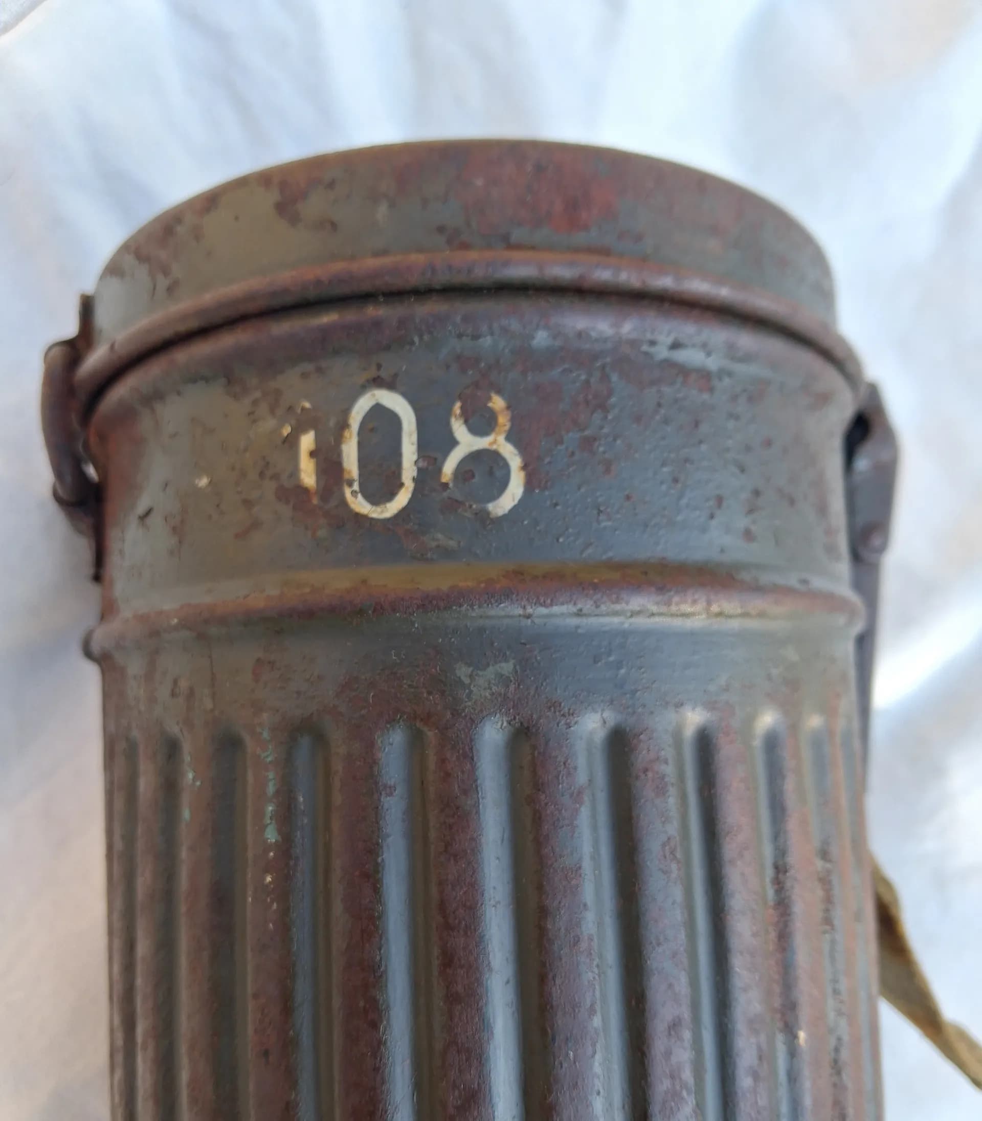 Boîtier de masque à  gaz nominatif .1935 - 4