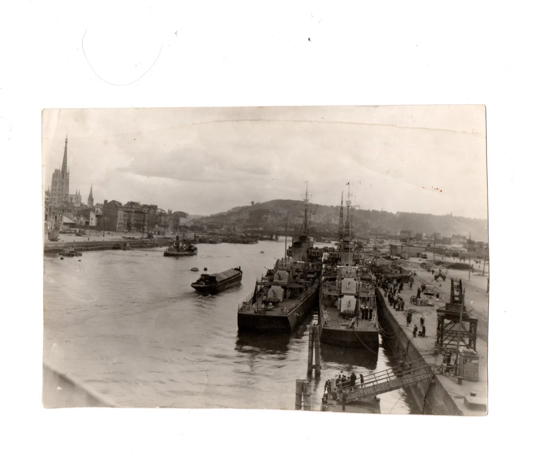 7 photos : 2 ex contre-torpilleurs allemands à Rouen, Cherbourg et Toulon 1946 - 1947 - 1