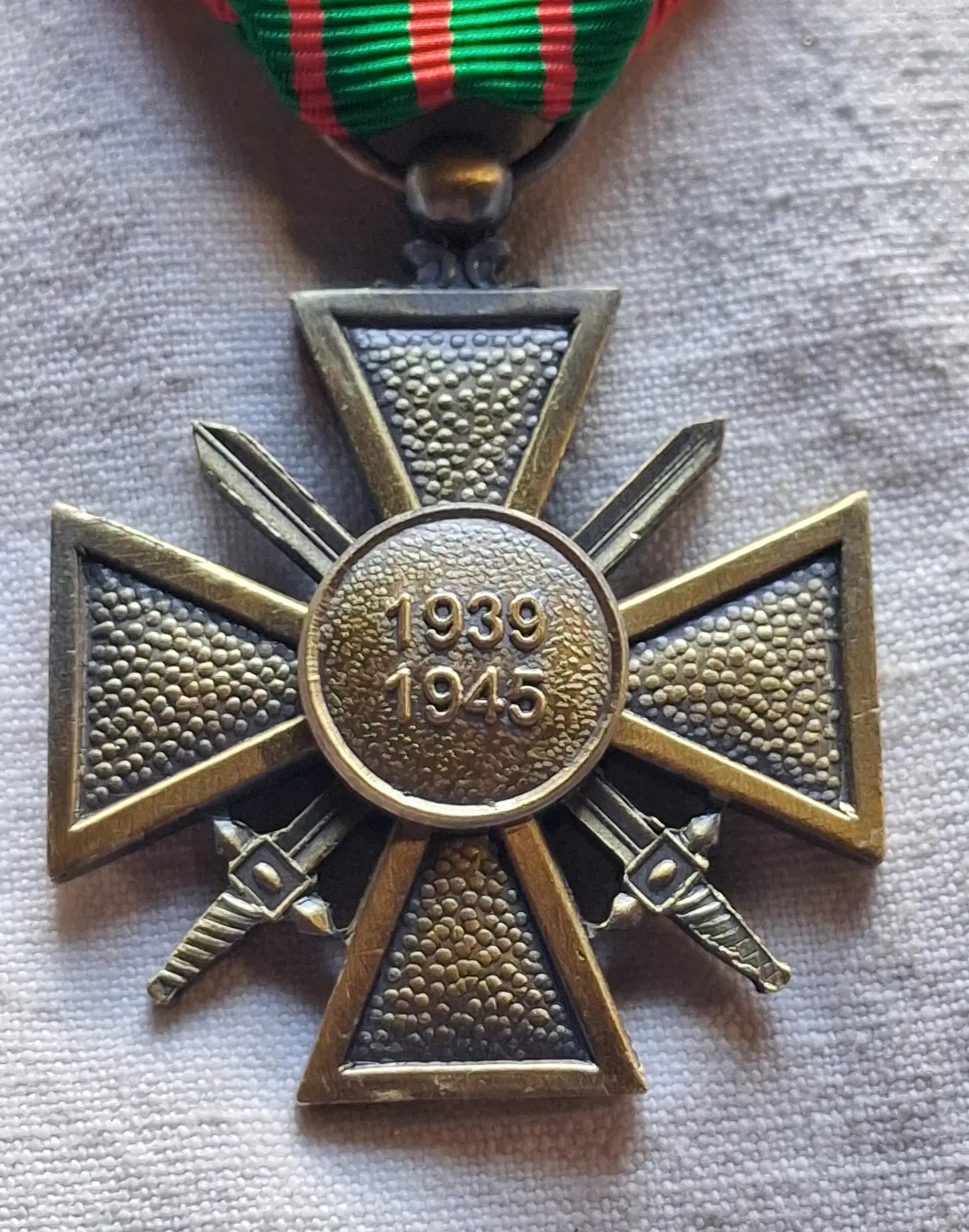 Croix de Croux de Guerre 1939/1945 Ordonnance   - 1