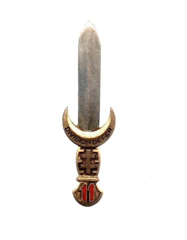 insigne de la 11e division d infanterie ; Division de fer - 1