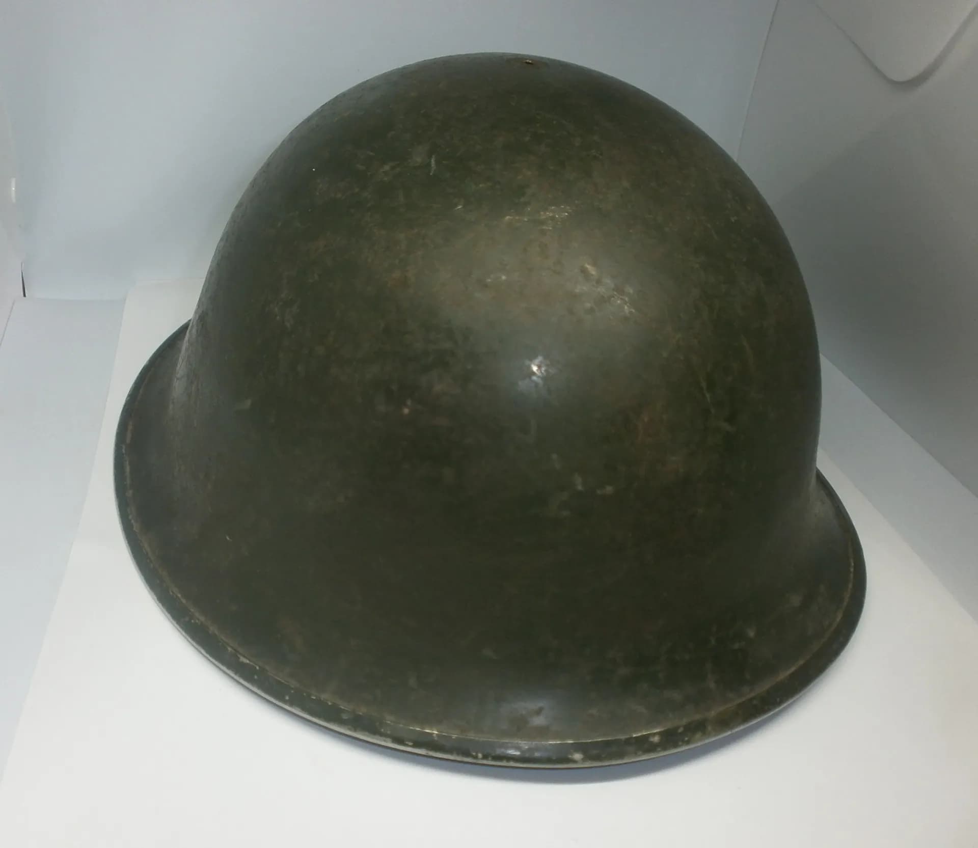 Coque de casque MK III datée 1944 - 2