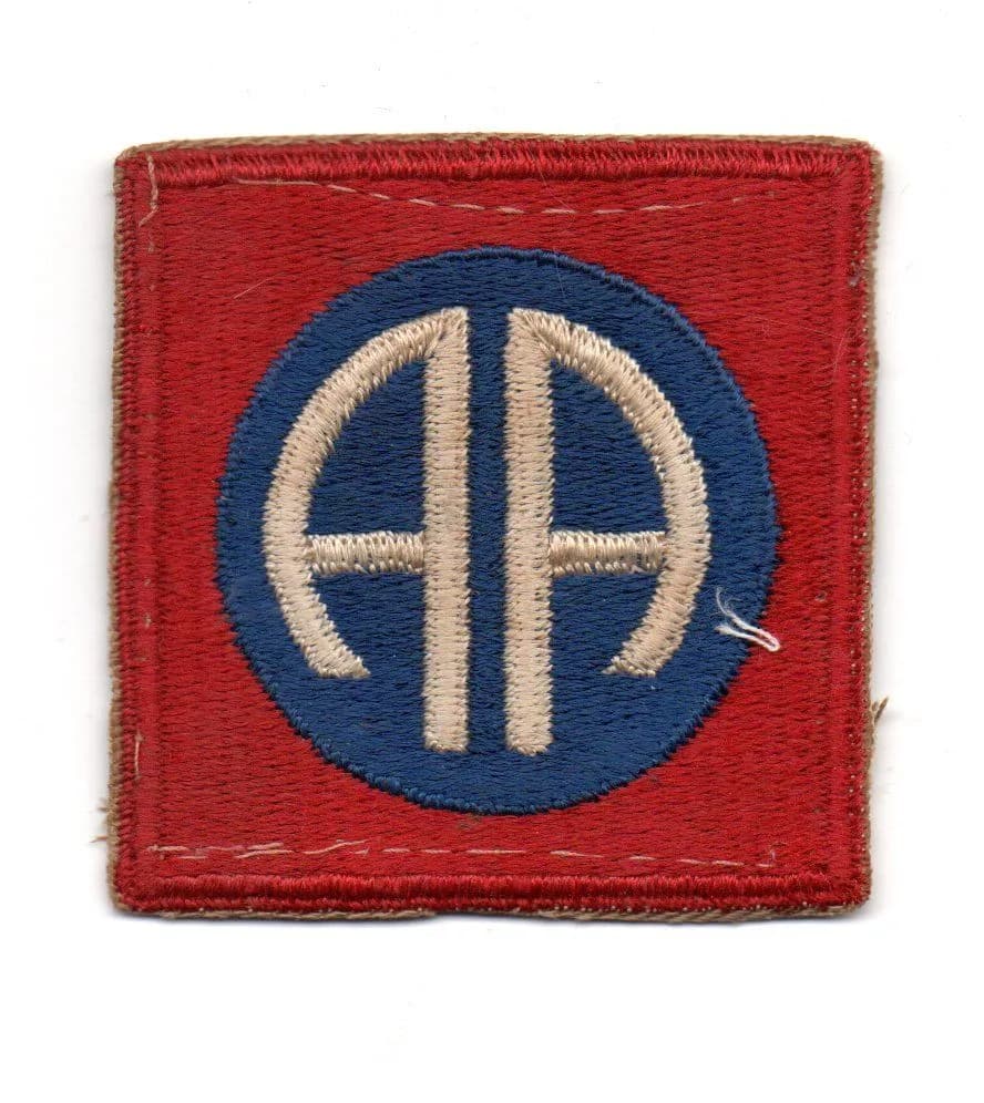 insigne d'épaule . Patch 82nd Air Borne - 1