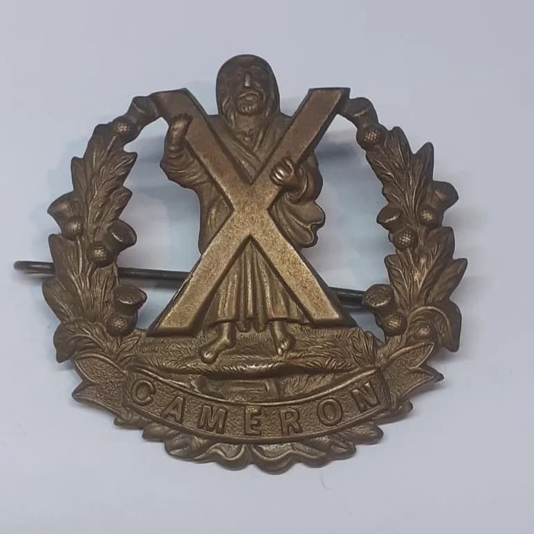 cap badge "Queen's Own Cameron Highlanders" - 1